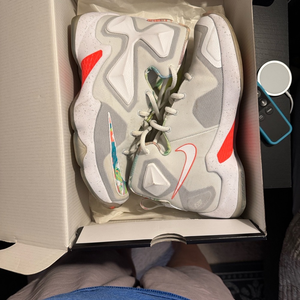 Nike LeBron XIII GS in White and Black